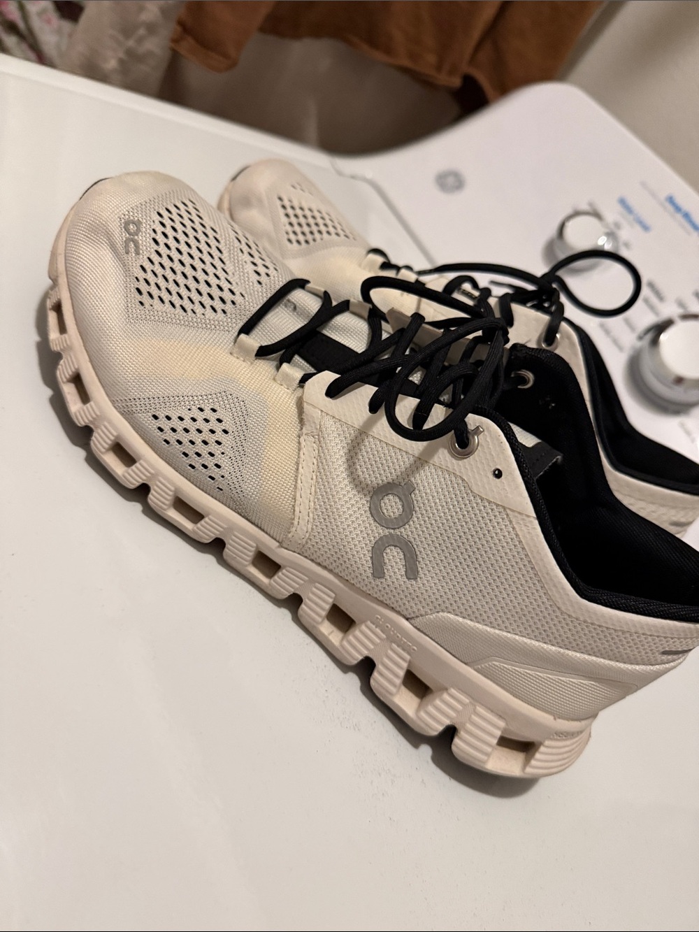 On Cloud Running Sneakers - Picture 3 of 8